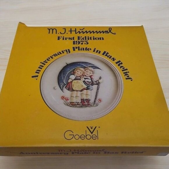 Hummel Stormy Weather First Edition Anniversary 10" Plate - 1975 - Picture 1 of 5